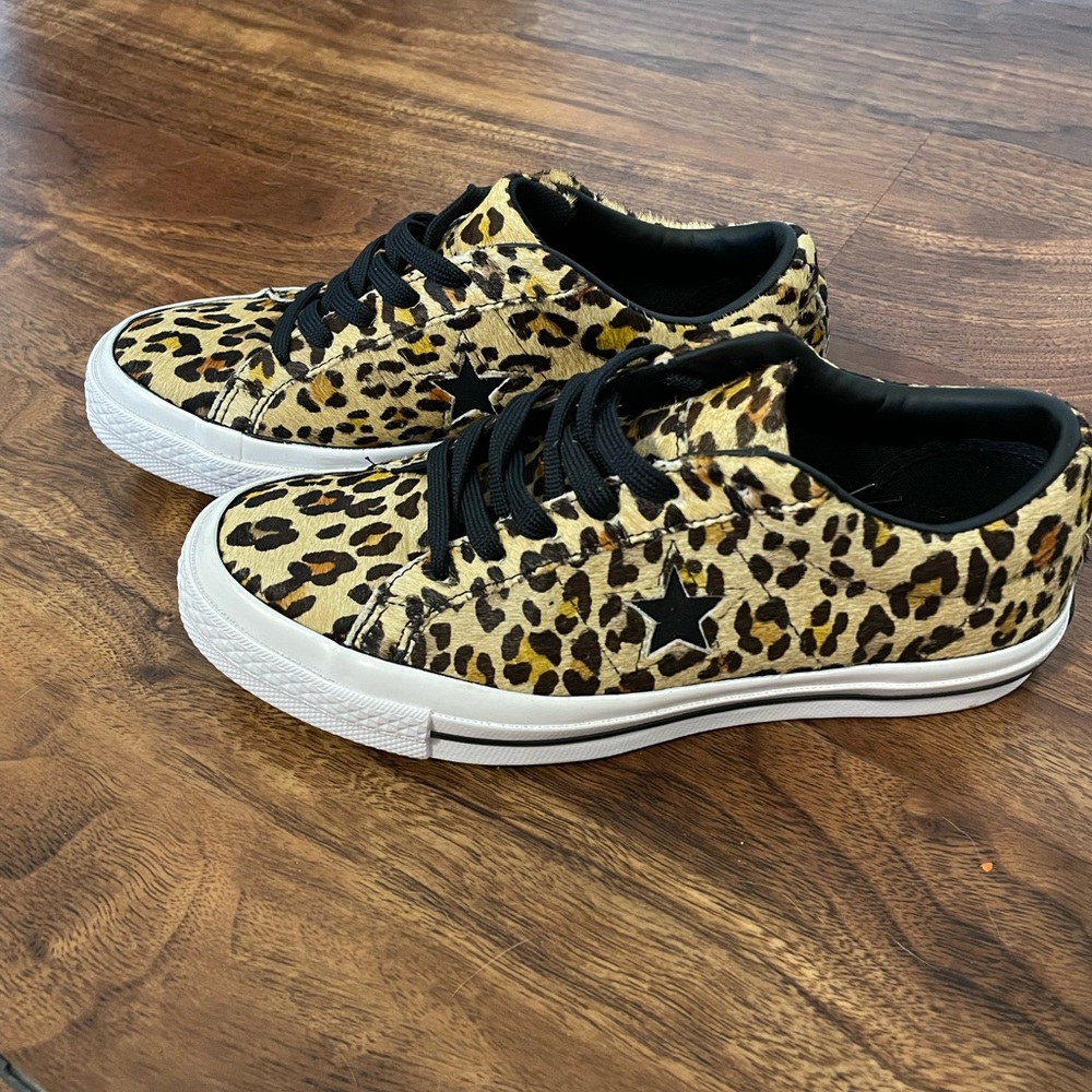 Converse leopard shoes